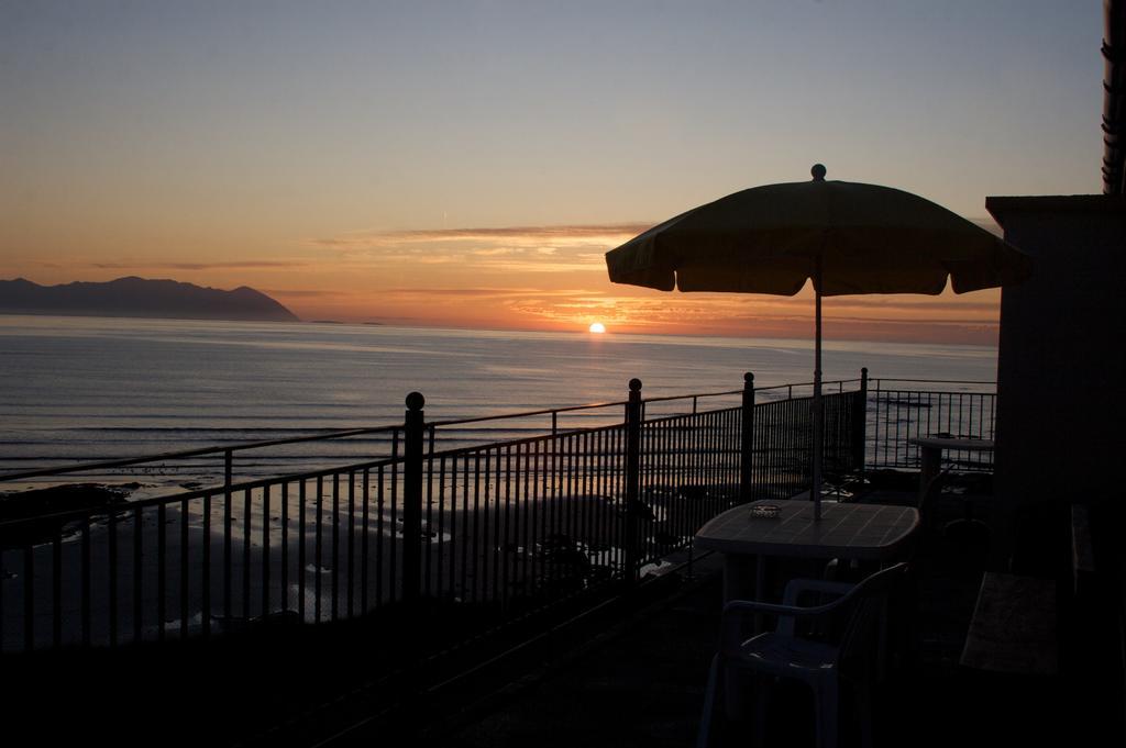 O'Neill'S Bed&Breakfast Ballyheigue Ngoại thất bức ảnh